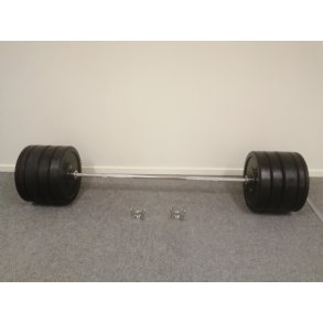 Vægtstangsæt med sorte bumper plates