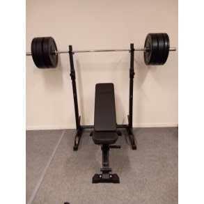 Homegym s�t med 137,5 kg v�gtstangss�t
