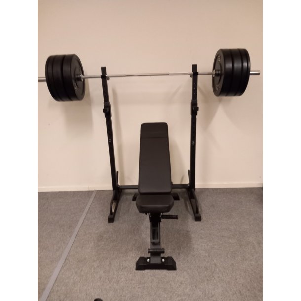 Homegym s�t med 137,5 kg v�gtstangss�t