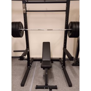 Squat rack st, 212 cm hj, med dips funktion og 147,5 kg vgtstangst.