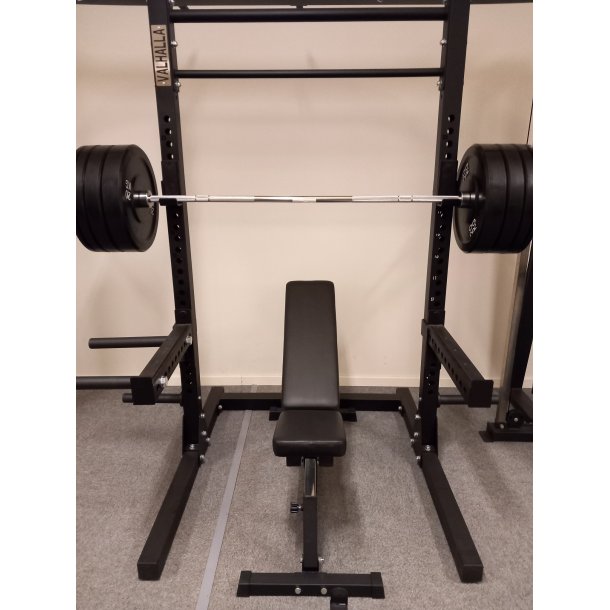 Squat rack st, 211 cm hj, med dips funktion og 147,5 kg vgtstangst.